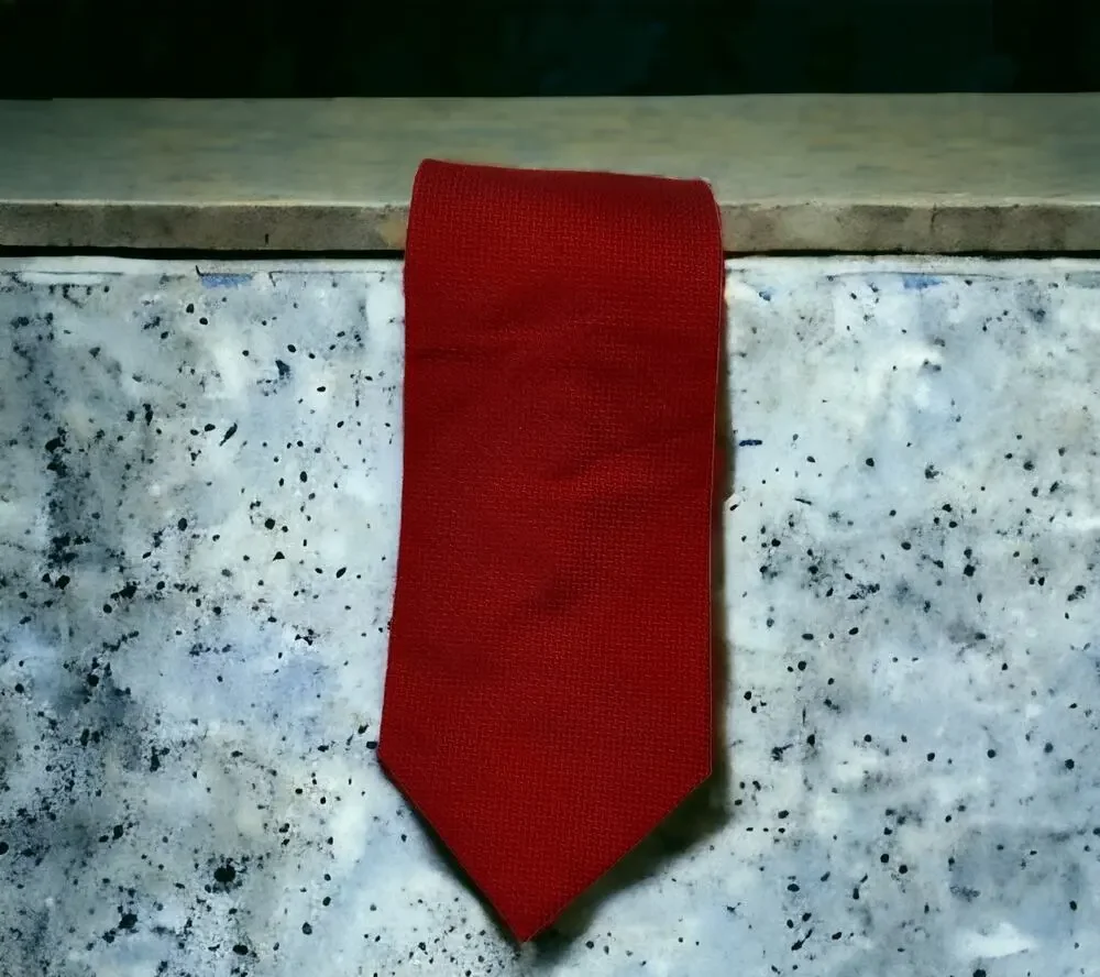Van Heusen Mens Necktie Tie Red Geometry Print 100% Silk 56